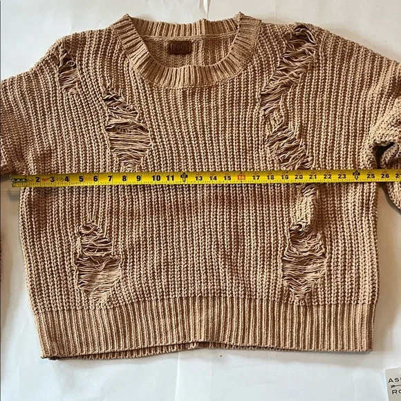 POL Tan Distressed Crew Neck Sweater woman’s oversized small beige chunky top - Picture 4 of 10